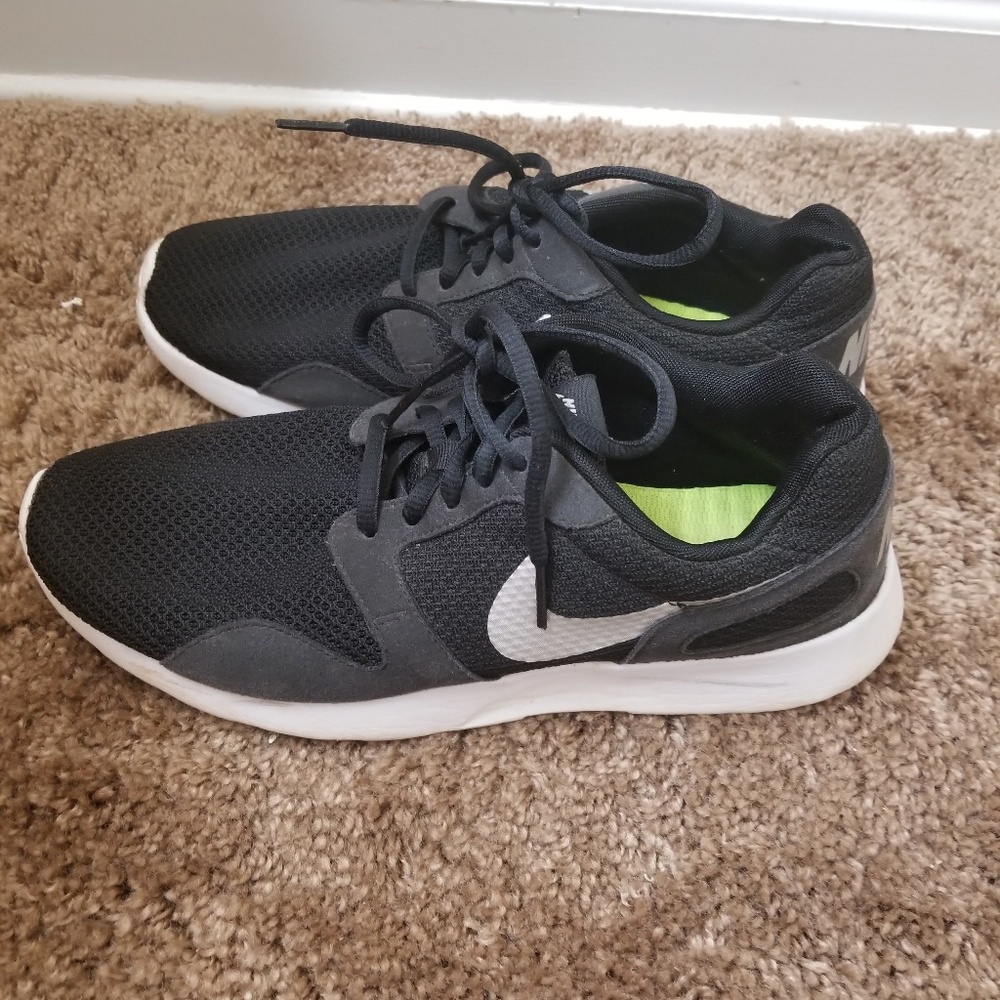 Black Nike Kaishi